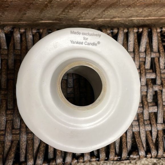 Yankee Candle Small Jar Shade Topper & Plate Set Winter/Holiday + Floral Votive - Picture 10 of 16